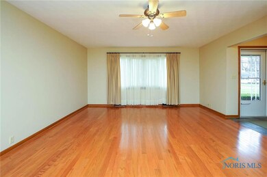 305 Warrington Ave, Findlay, OH 45840 - photo 3