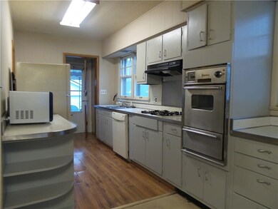 875 Walnut St, Franklin, IN 46131 - photo 2