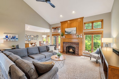 Great room w/ vaulted ceilings