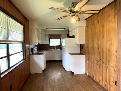 310308306304 Copeland Ave S, Everglades City, FL 34139 - photo 5