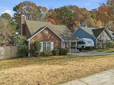 10923 Gladewater Dr, Matthews, NC 28105 - photo 3