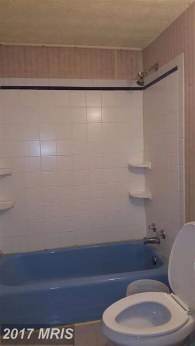 805 Seckel Ct, Halethorpe, MD 21227 - photo 5