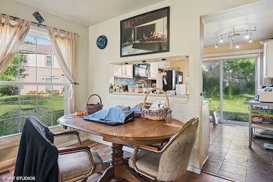 1329 Gloucester Cir, Carol Stream, IL 60188 - photo 7