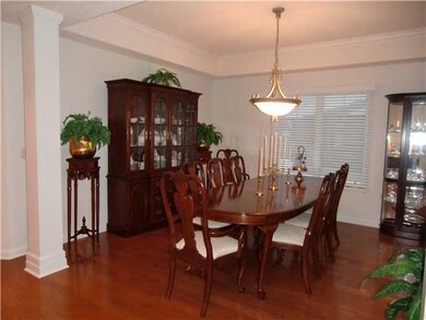 Dining Room Pillars define and enhance the entrace