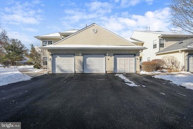 2502 Lynbrooke Dr unit 93, Yardley, PA 19067 - photo 2