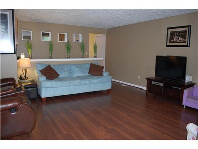 703 Cherryhurst Dr, Columbus, OH 43228 - photo 3