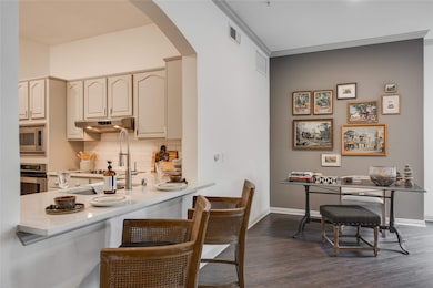 4201 Lomo Alto Dr unit 306, Dallas, TX 75219 - photo 4