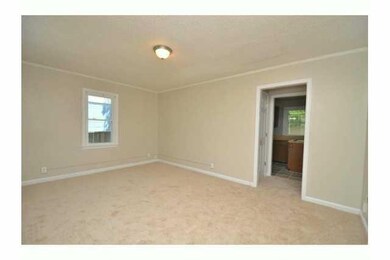 909 E 23rd St, Des Moines, IA 50317 - photo 4