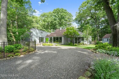 17 Steep Hollow Ln Cos Cob CT-large-066-
