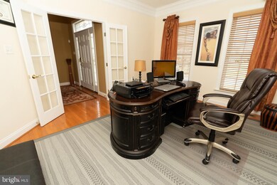 3204 Tameron Woods Cir, Windsor Mill, MD 21244 - photo 4