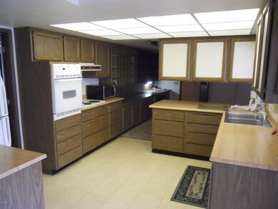 9607 W Cottonwood Dr, Sun City, AZ 85373 - photo 5