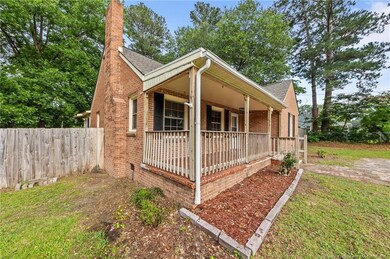 212 N Roberts St, Raeford, NC 28376 - photo 3