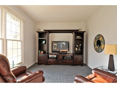 1547 Orchard Cir unit 1547, Naperville, IL 60565 - photo 3