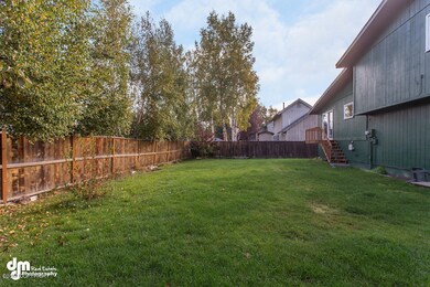 Large Fenced Yard