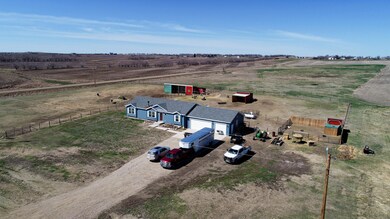 14993 Cochise St, Williston, ND 58801 - photo 4