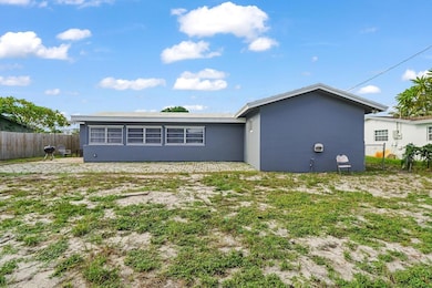 257 SW 5th St, Boca Raton, FL 33432 - photo 3