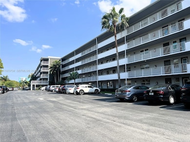 Hillcrest Country Club Apartments unit 408, Hollywood, FL 33021 - photo 2
