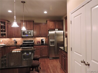 Kitchen, Whirlpool Gold stainless appliances, doub
