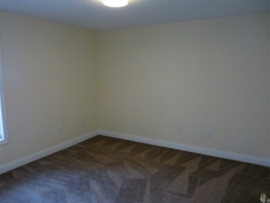 2 Crestview Cir unit 84, Londonderry, NH 03053 - photo 6