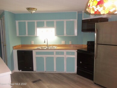 854 Laurel Cir, Sebastian, FL 32976 - photo 3