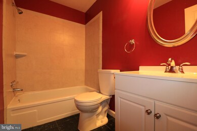 860 Quince Orchard Blvd unit 201, Gaithersburg, MD 20878 - photo 5