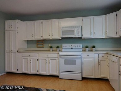 5700 Brewer House Cir unit 202, Rockville, MD 20852 - photo 3