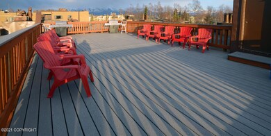 Deck Bldg 4