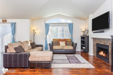 Living Room 9090-FULL