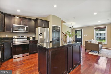 12905 Framingham Ct, Herndon, VA 20171 - photo 5