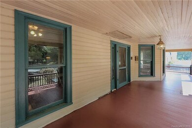 653 Davie Ave, Statesville, NC 28677 - photo 3