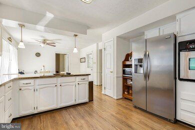 9555 Hickory Acres Ct, Pomfret, MD 20675 - photo 4