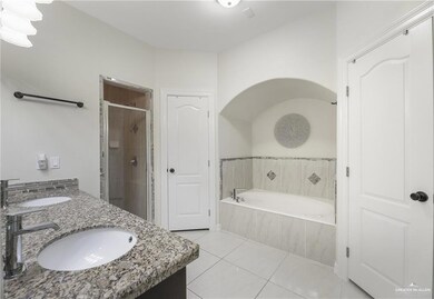 3501 Danubio Dr, Edinburg, TX 78539 - photo 6