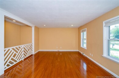 4340 Country View Dr, Floyds Knobs, IN 47119 - photo 4