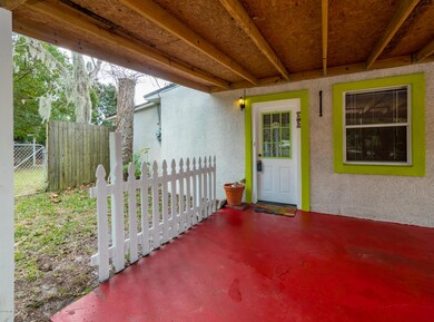 8956 Macarthur Ct S, Jacksonville, FL 32216 - photo 4
