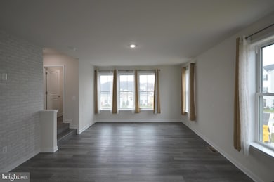 44 Marineris Cir, Martinsburg, WV 25405 - photo 5