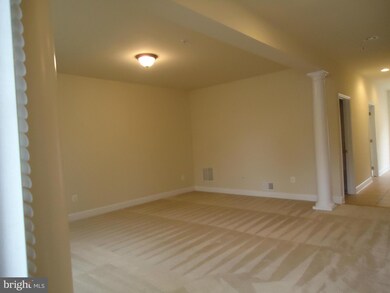 821 Hidden Marsh St, Gaithersburg, MD 20877 - photo 3