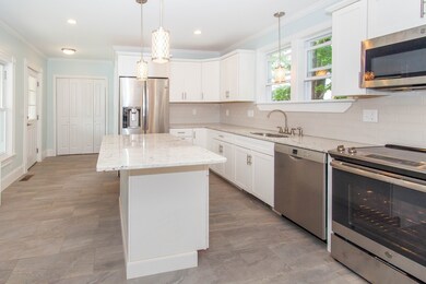 28 Queen St, Franklin, MA 02038 - photo 3