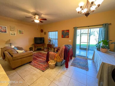 06) Living Dining Area