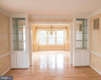 6189 Snowhill Ct, Centreville, VA 20120 - photo 7