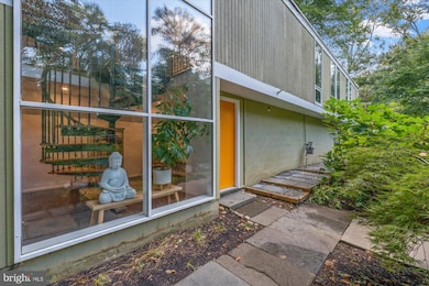 2113 Paul Spring Rd, Alexandria, VA 22307 - photo 2