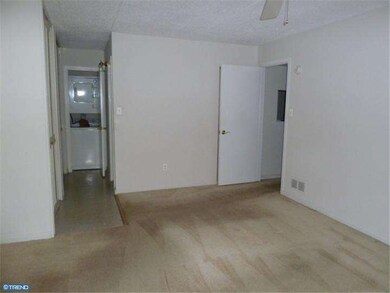 145 Riversedge Dr, Norristown, PA 19403 - photo 4