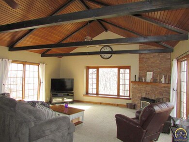 5739 SW 33rd St, Topeka, KS 66614 - photo 4