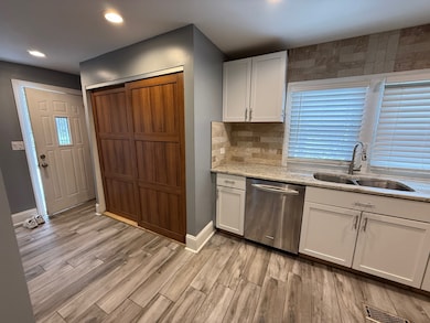 15036 W Russell Rd, Zion, IL 60099 - photo 6