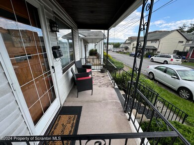 1142 Hampton St, Scranton, PA 18504 - photo 2