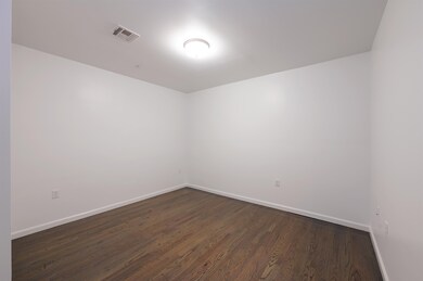 305 Whiton St unit 105, Jc, Bergen-Lafayett, NJ 07034 - photo 5