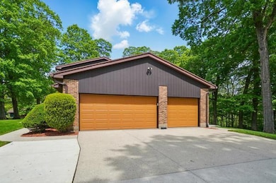 3 Car Garage