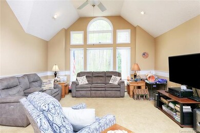 152 Eastwood Dr, Statesville, NC 28625 - photo 5