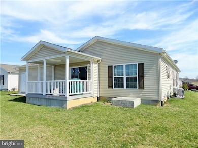 8 Nuthatch Ct E, Bechtelsville, PA 19505 - photo 4