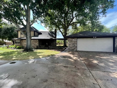 3 Inwood Cir, Bay City, TX 77414 - photo 3