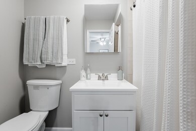 9969 Holly Ln unit 2E, Des Plaines, IL 60016 - photo 4